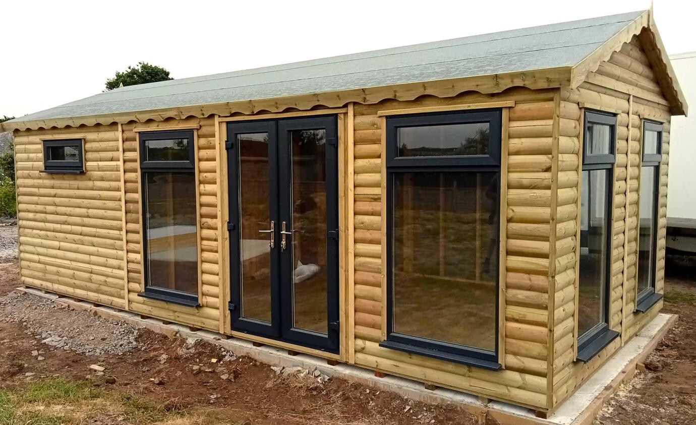 Modern Shed Image More modern shed picture.